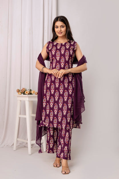 Pure Cotton Cut Sleeve Kurta Pant Dupatta Set